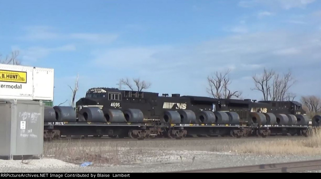 NS train race